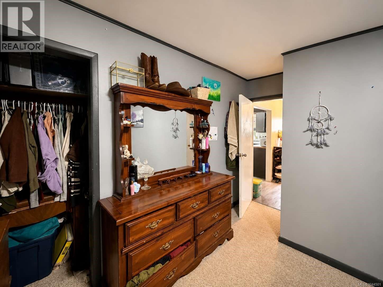 4338 Bute St - 13