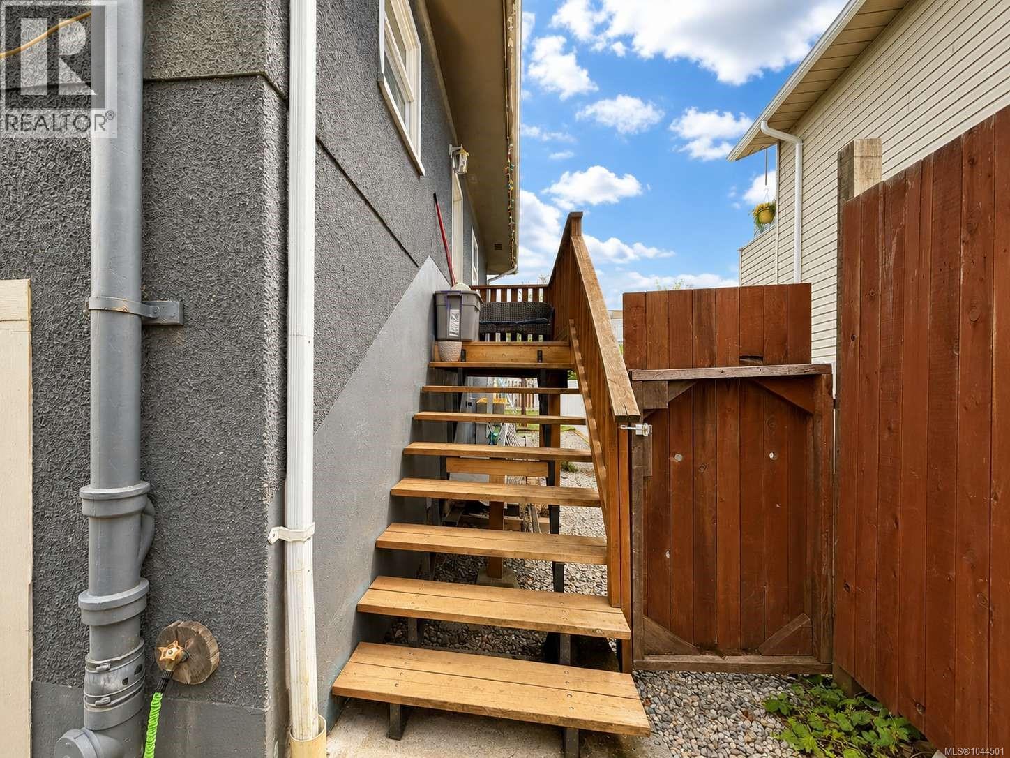 4338 Bute St - 28