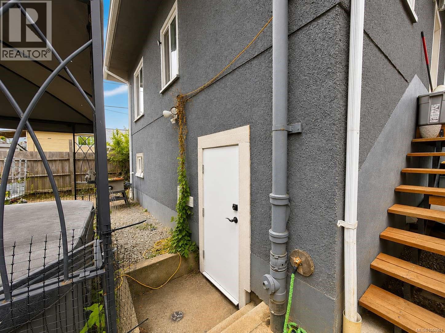 4338 Bute St - 31