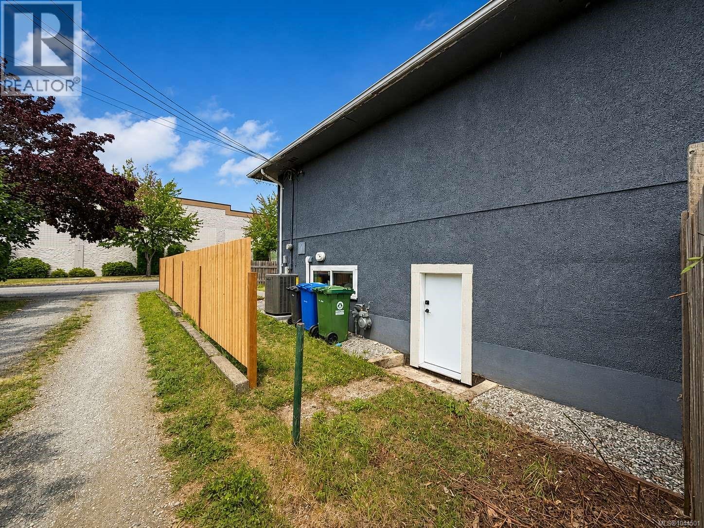 4338 Bute St - Image 6