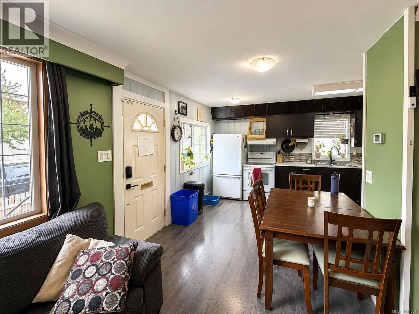 4338 Bute St - 8
