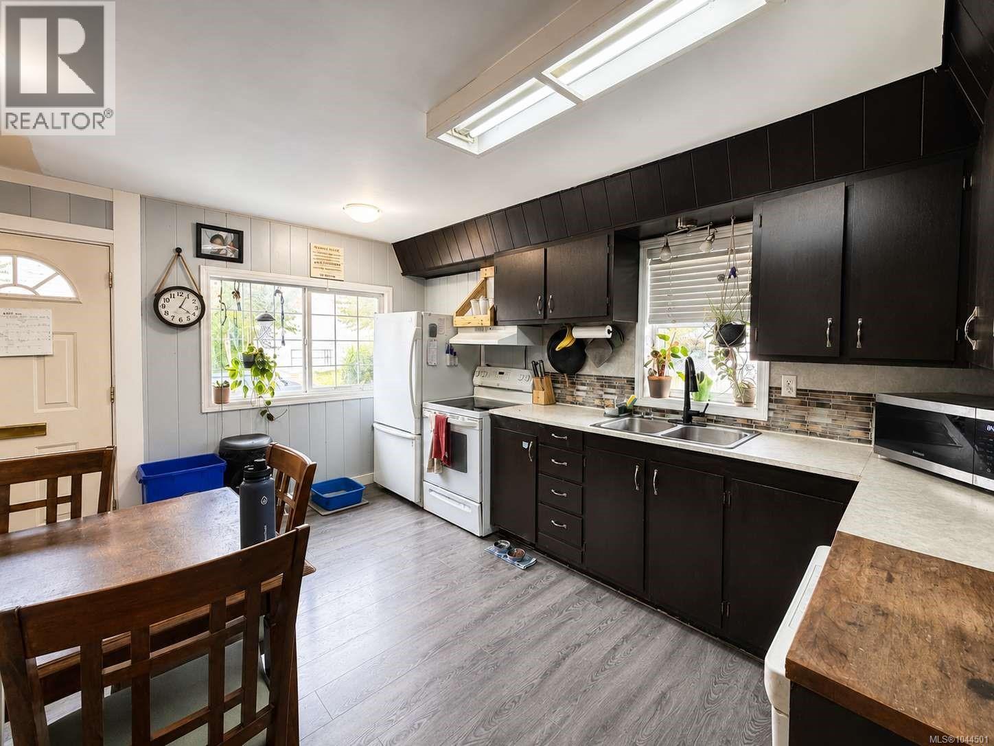 4338 Bute St - Image 9