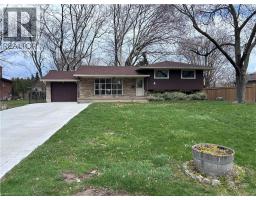 4 BEECHWOOD Court