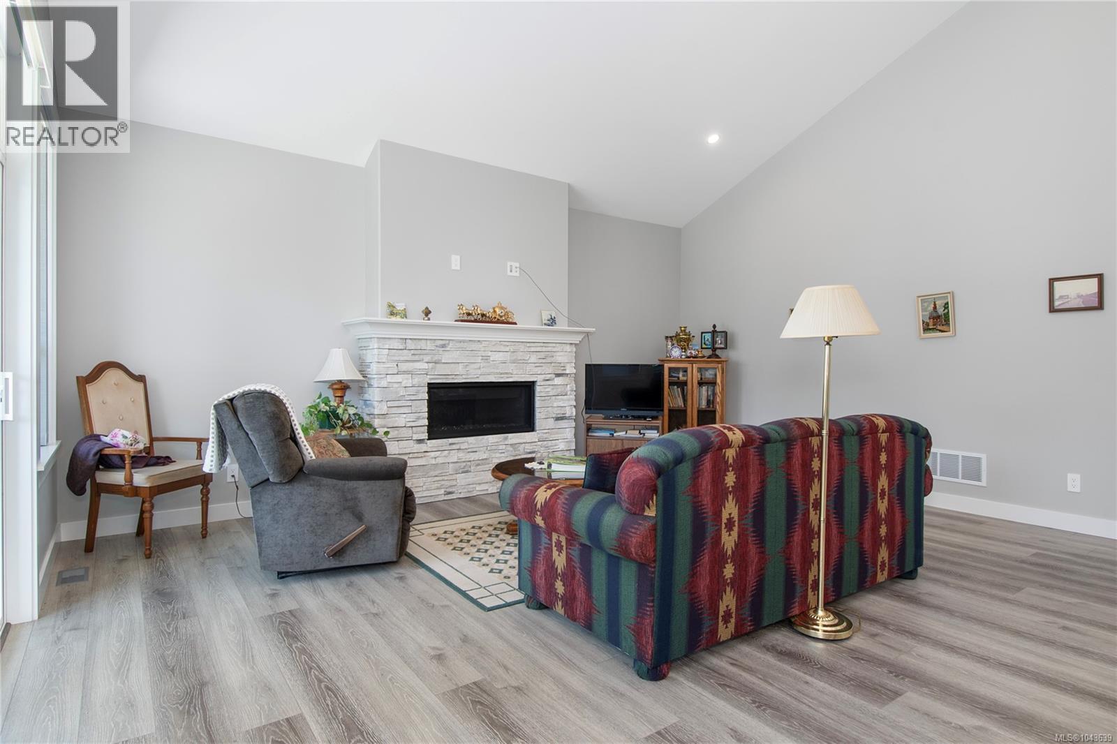 3840 Discovery Dr - 9