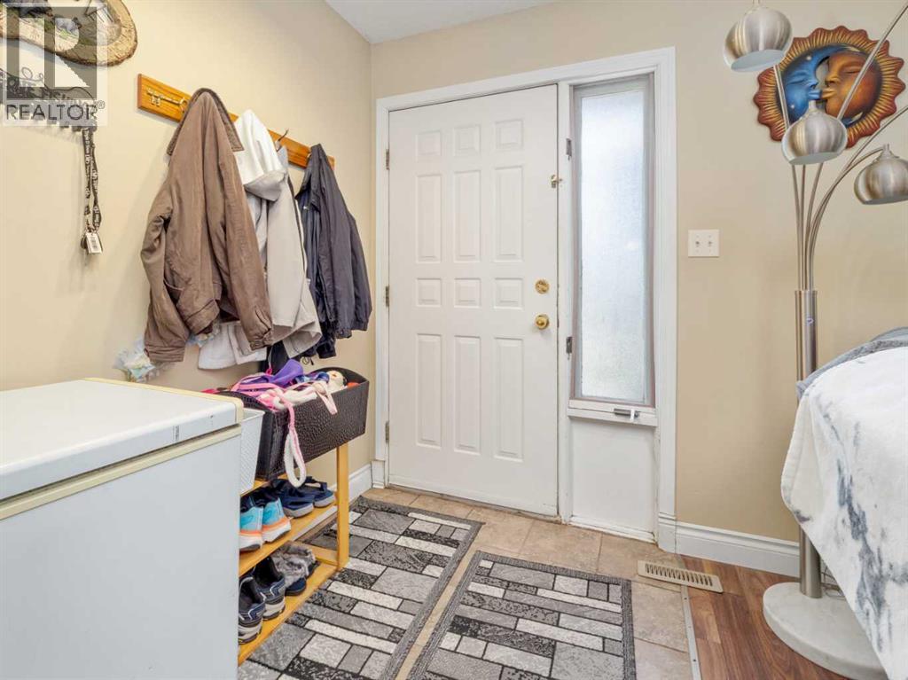 106 Ojibwa Place W - 4
