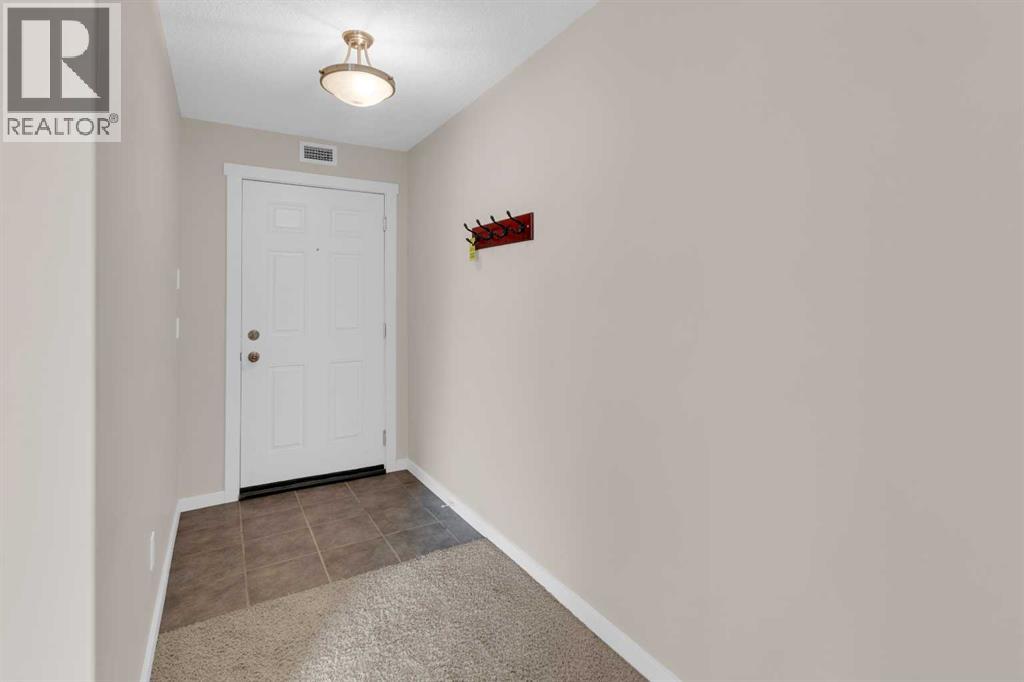304, 141 Mountain Street, Downtown, Cochrane photo 3