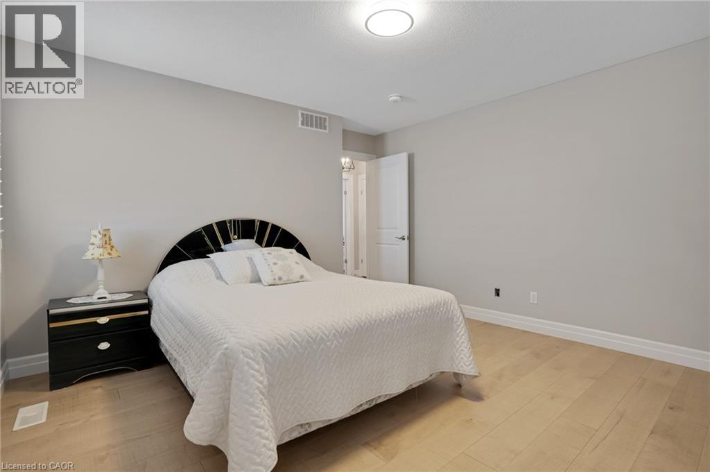 305 BLAIR CREEK Drive - Image 36