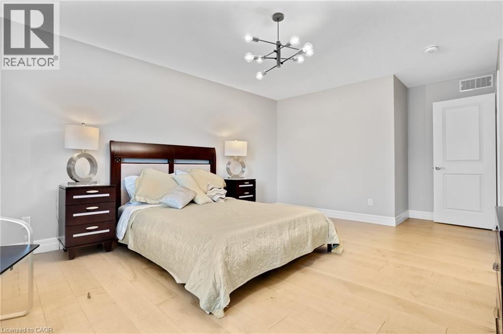305 BLAIR CREEK Drive - 33