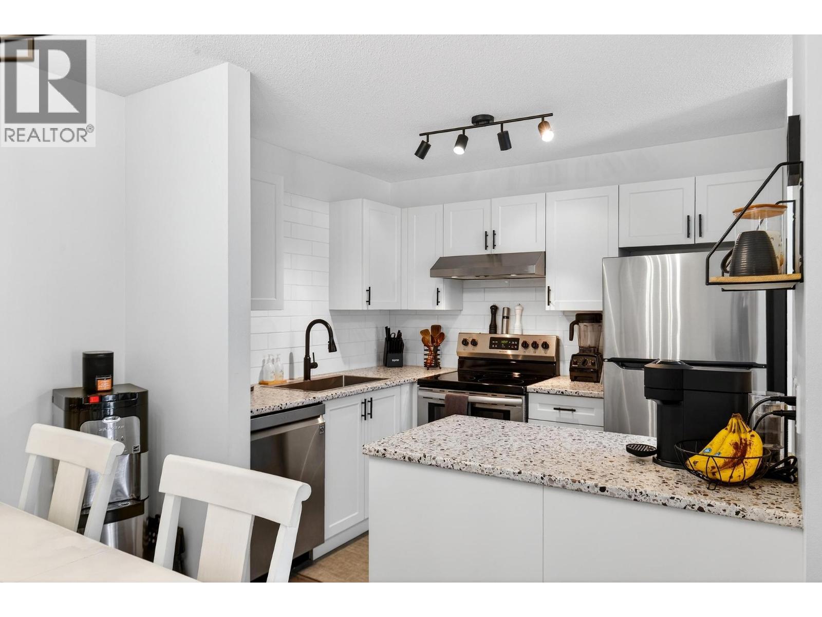 208C 735 Cook Road, Kelowna