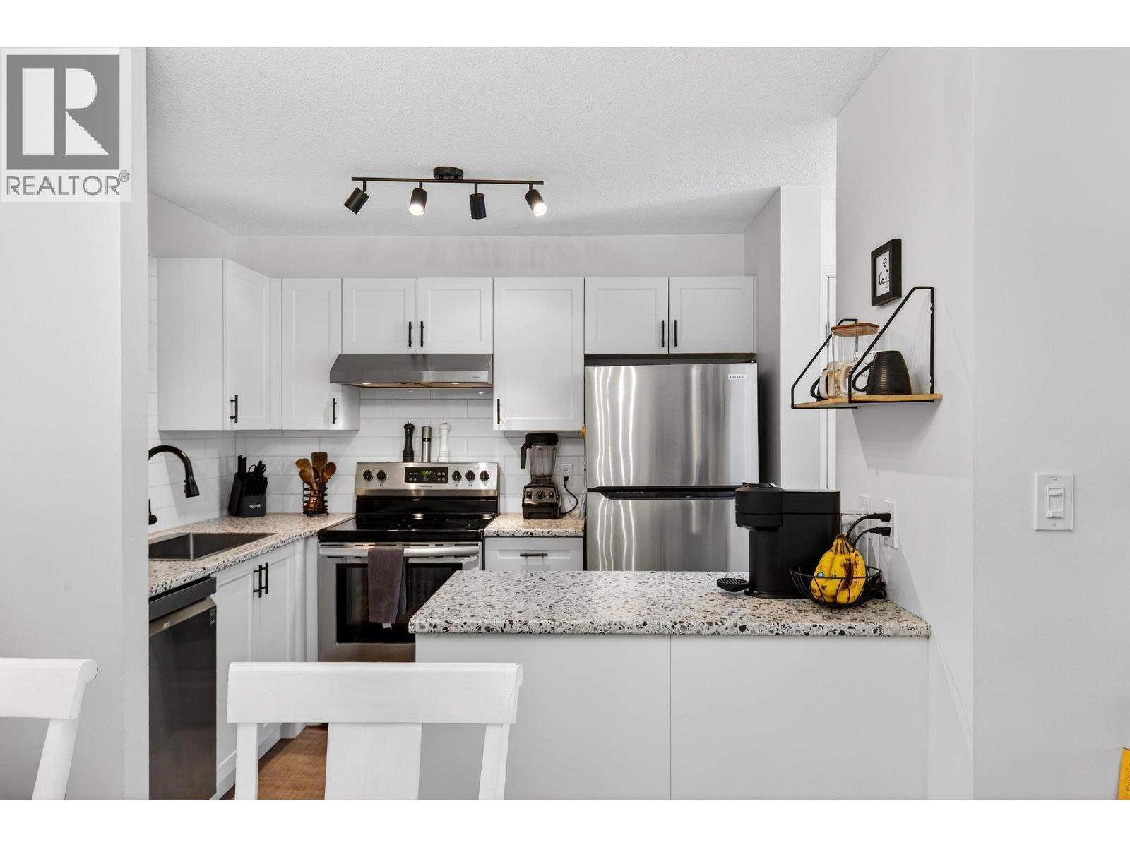 #208C 735 Cook Road - 4
