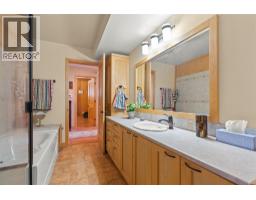 17 Mary's Emerald Bay Road, Vernon, BC V1H2A7 Photo 32