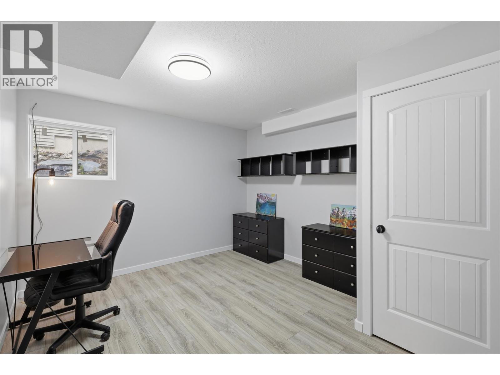 404 SUN RIVERS Drive W - 42