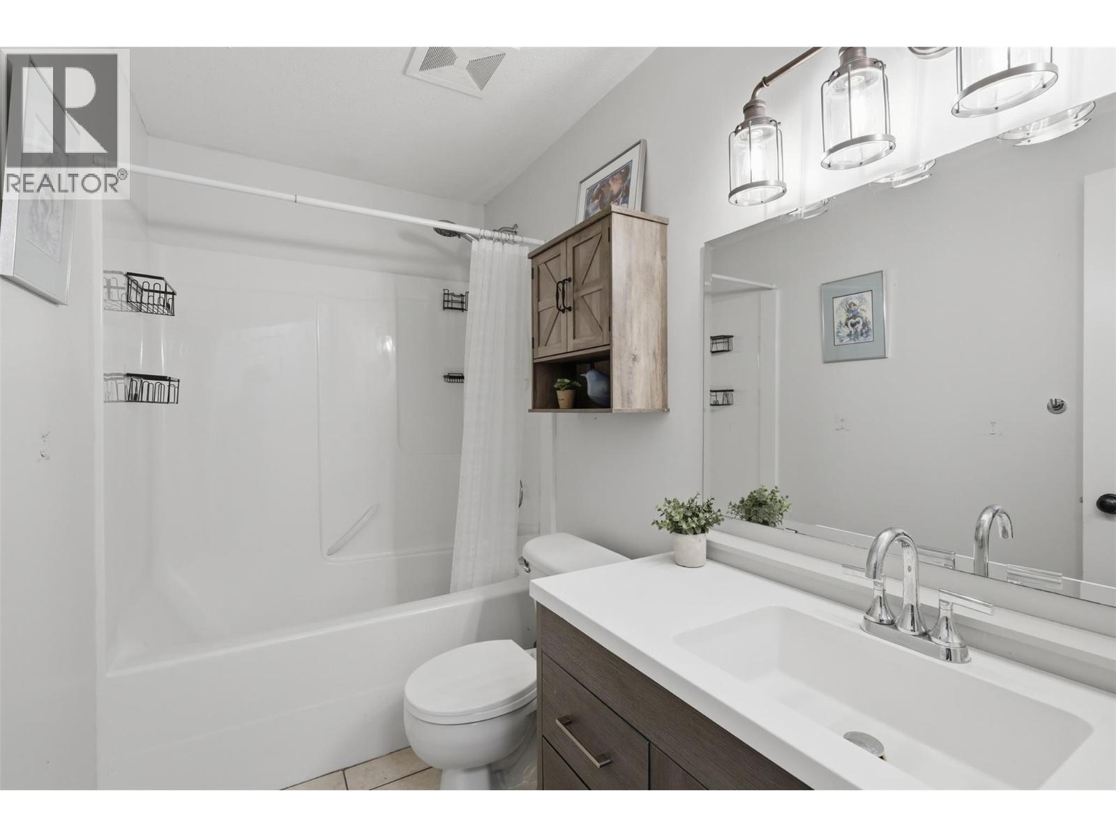 404 SUN RIVERS Drive W - 39