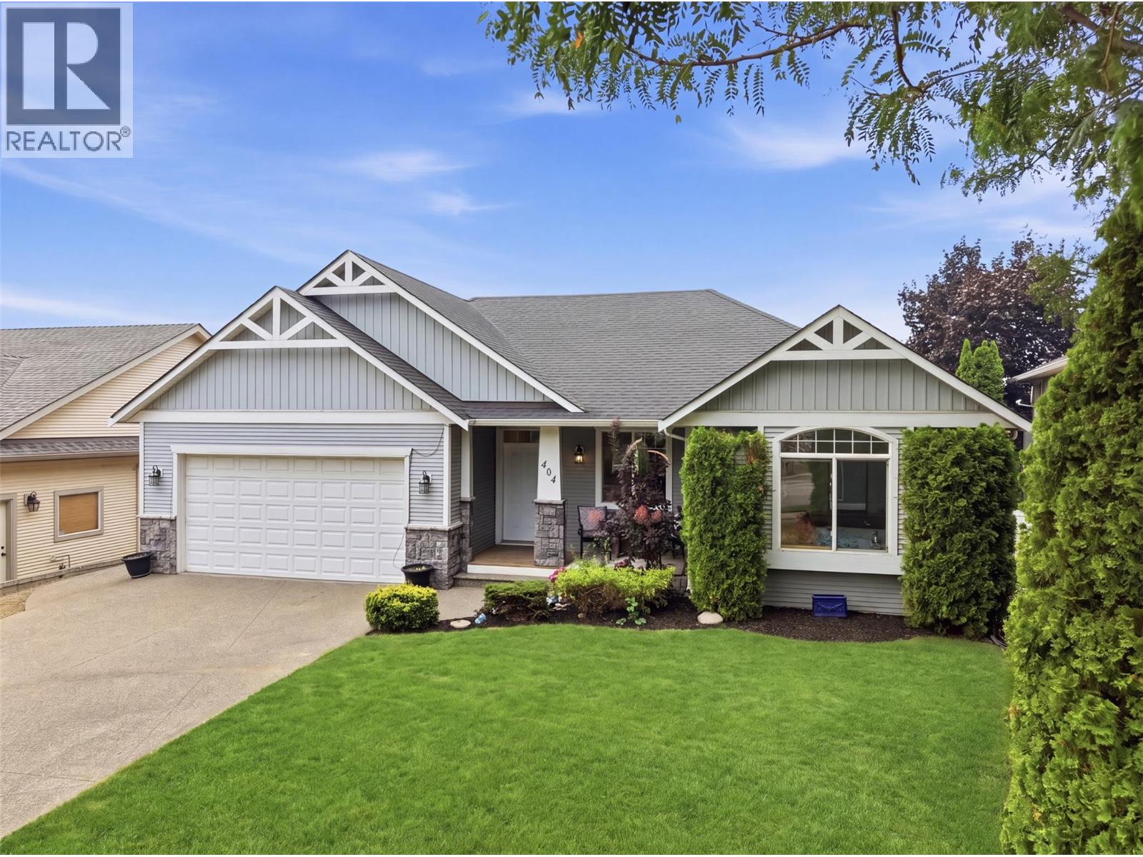 404 SUN RIVERS Drive W - 1
