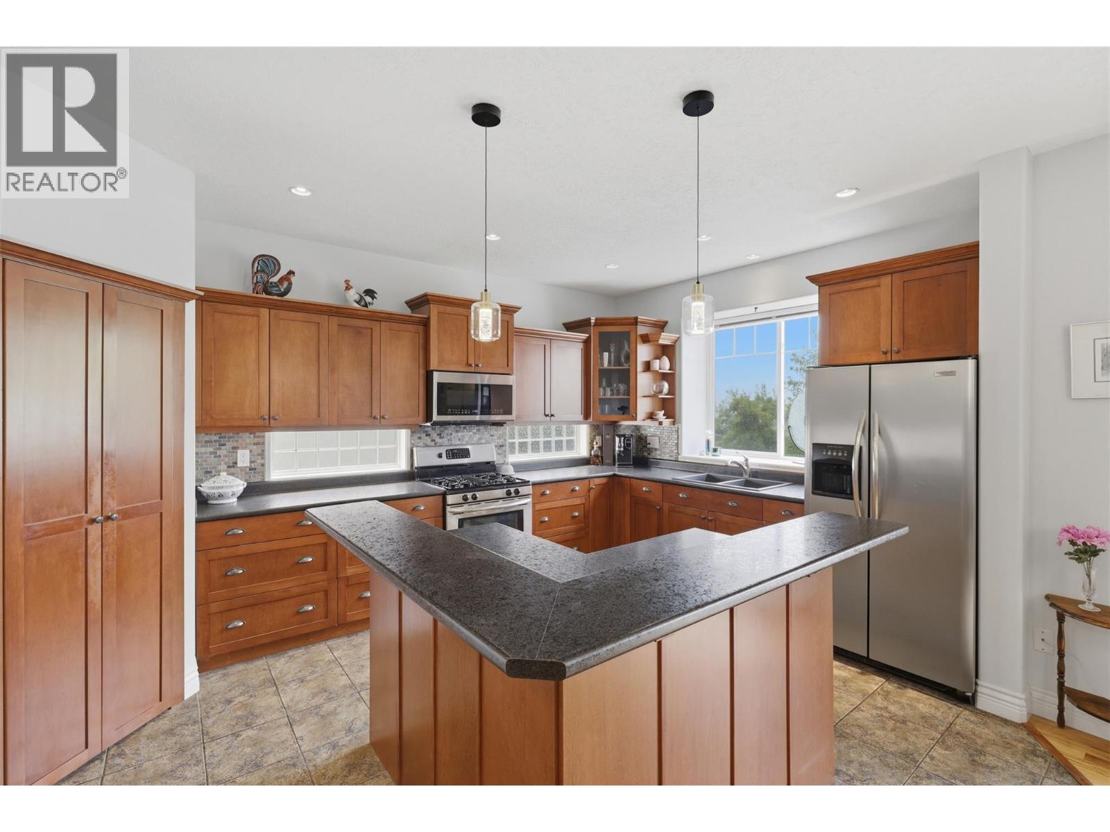 404 SUN RIVERS Drive W - 10