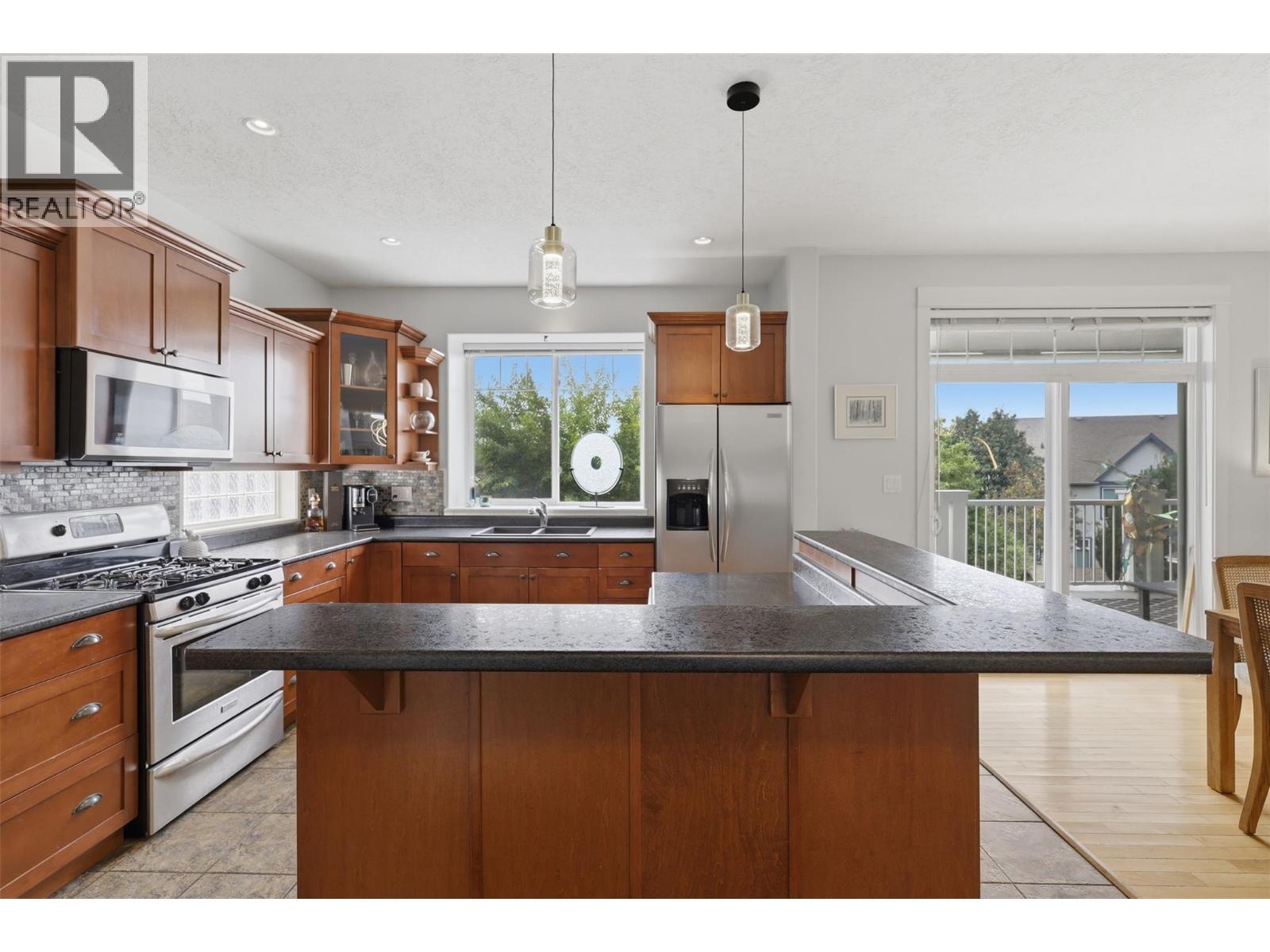 404 SUN RIVERS Drive W - 13