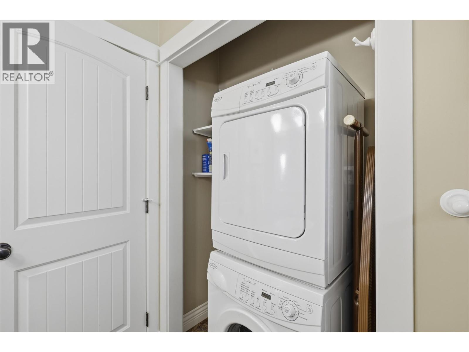 404 SUN RIVERS Drive W - 23