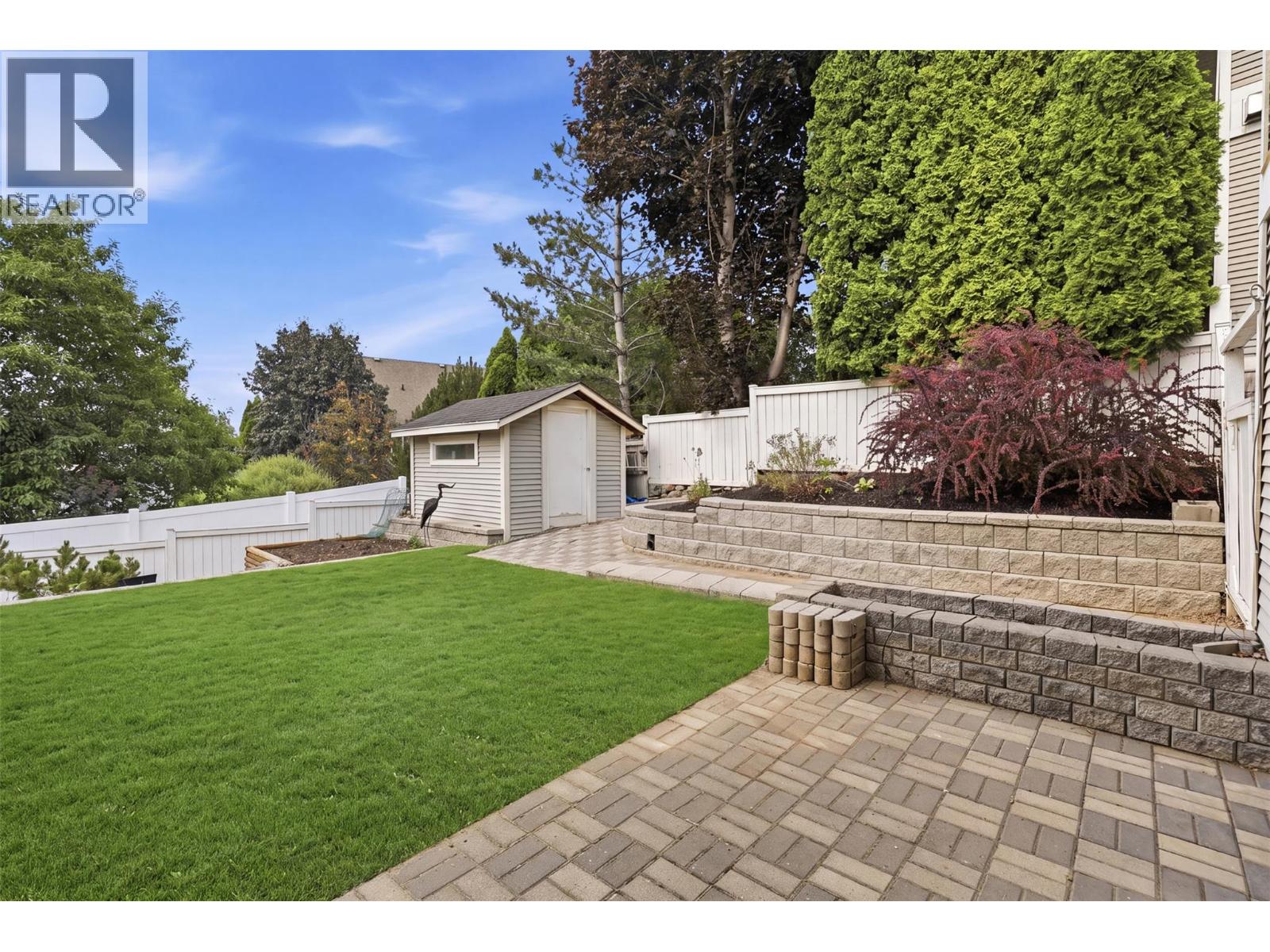 404 SUN RIVERS Drive W - 35