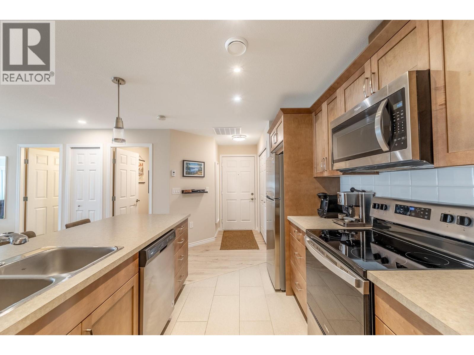 #304 3346 SKAHA LAKE Road - 12