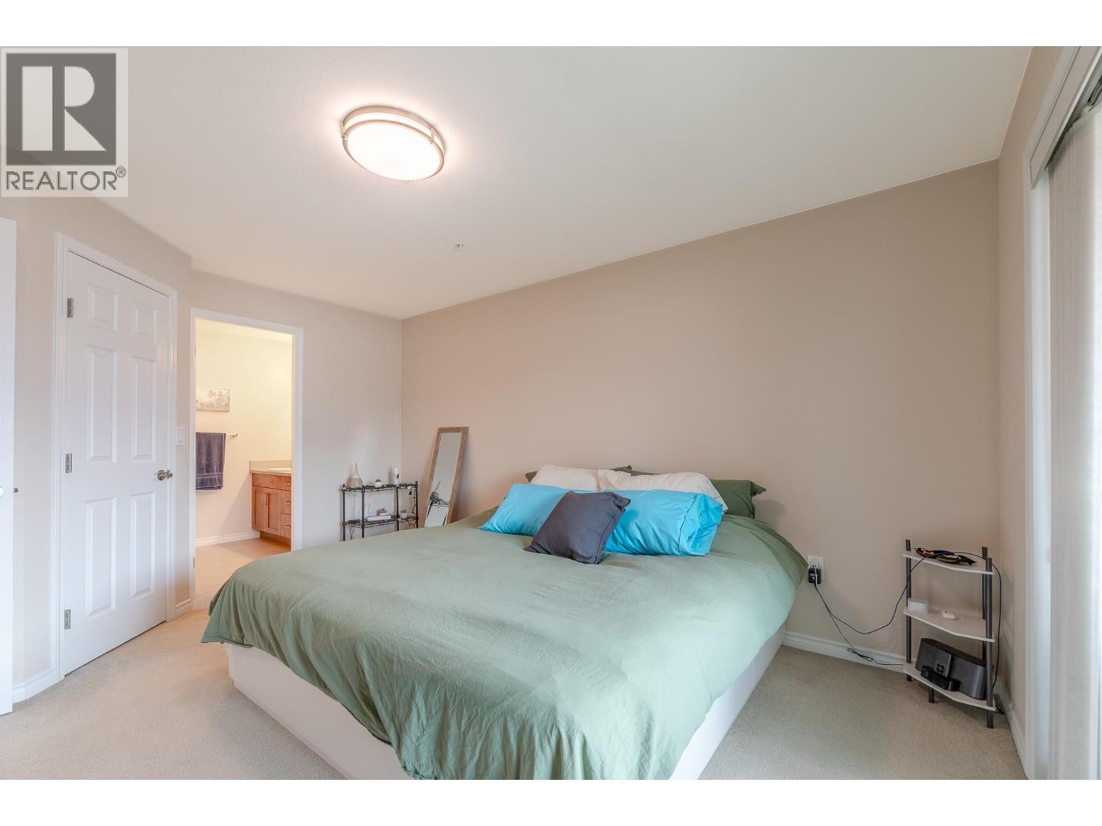 #304 3346 SKAHA LAKE Road - 19
