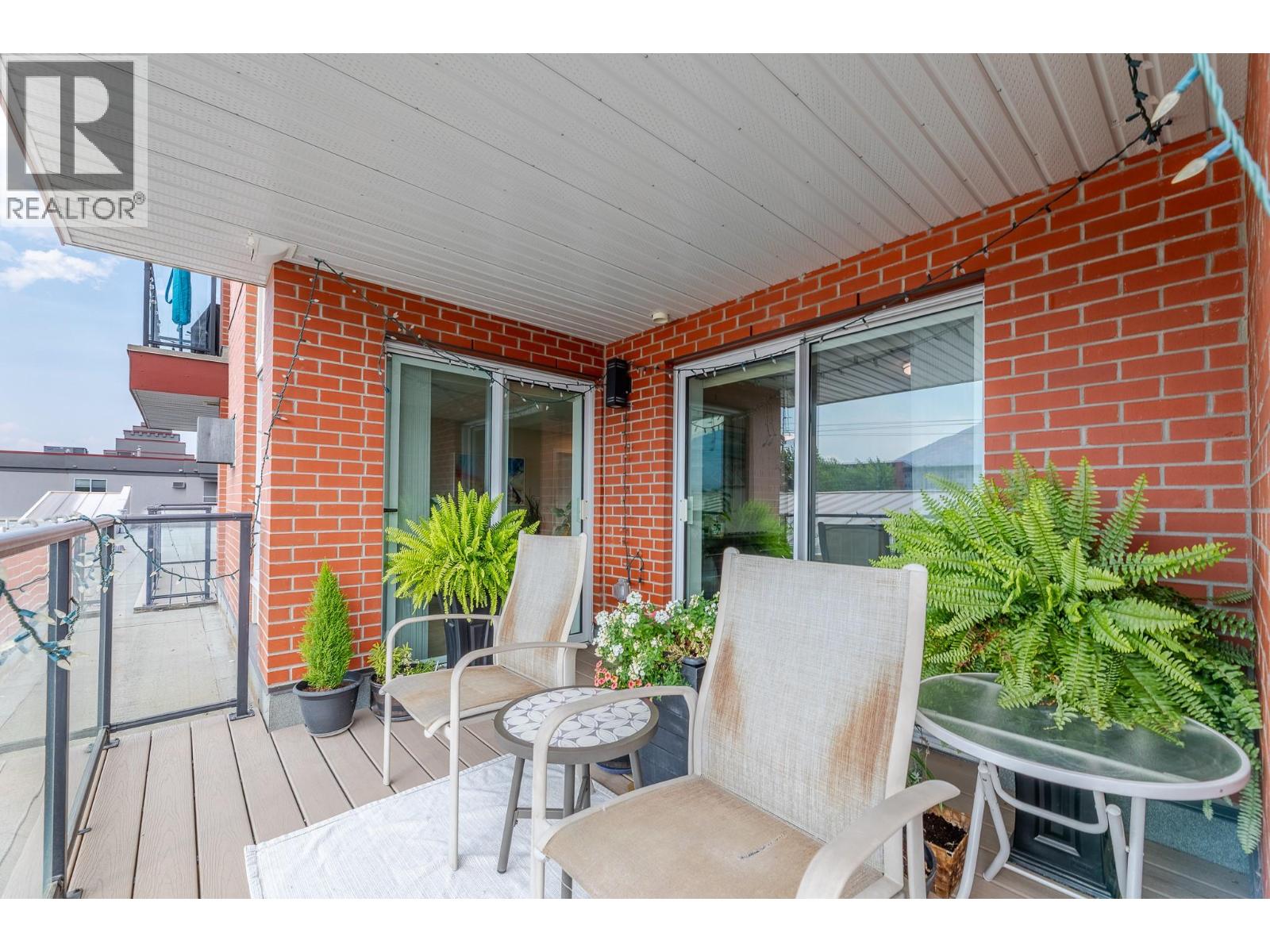 #304 3346 SKAHA LAKE Road - 26