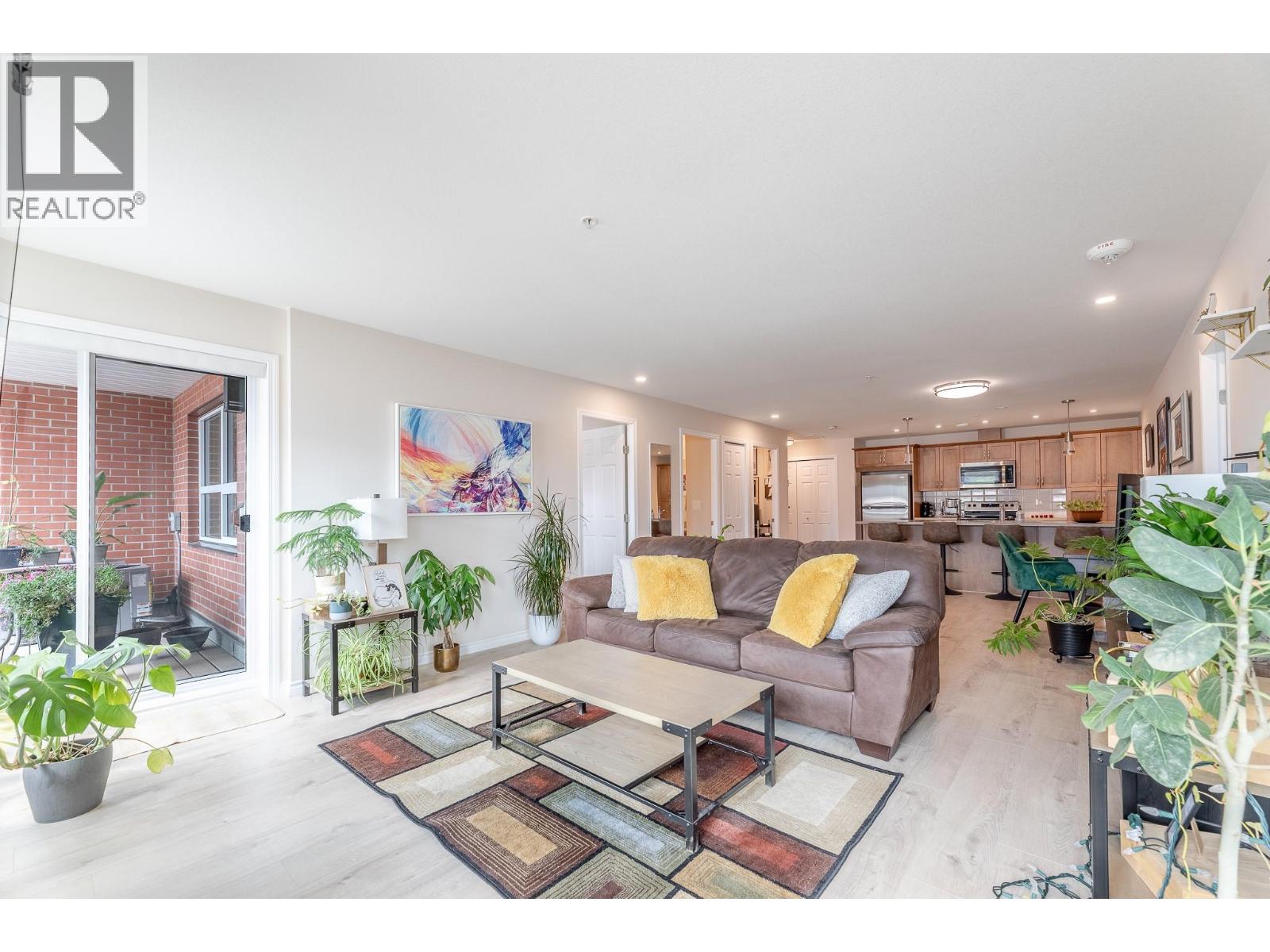 #304 3346 SKAHA LAKE Road - 5