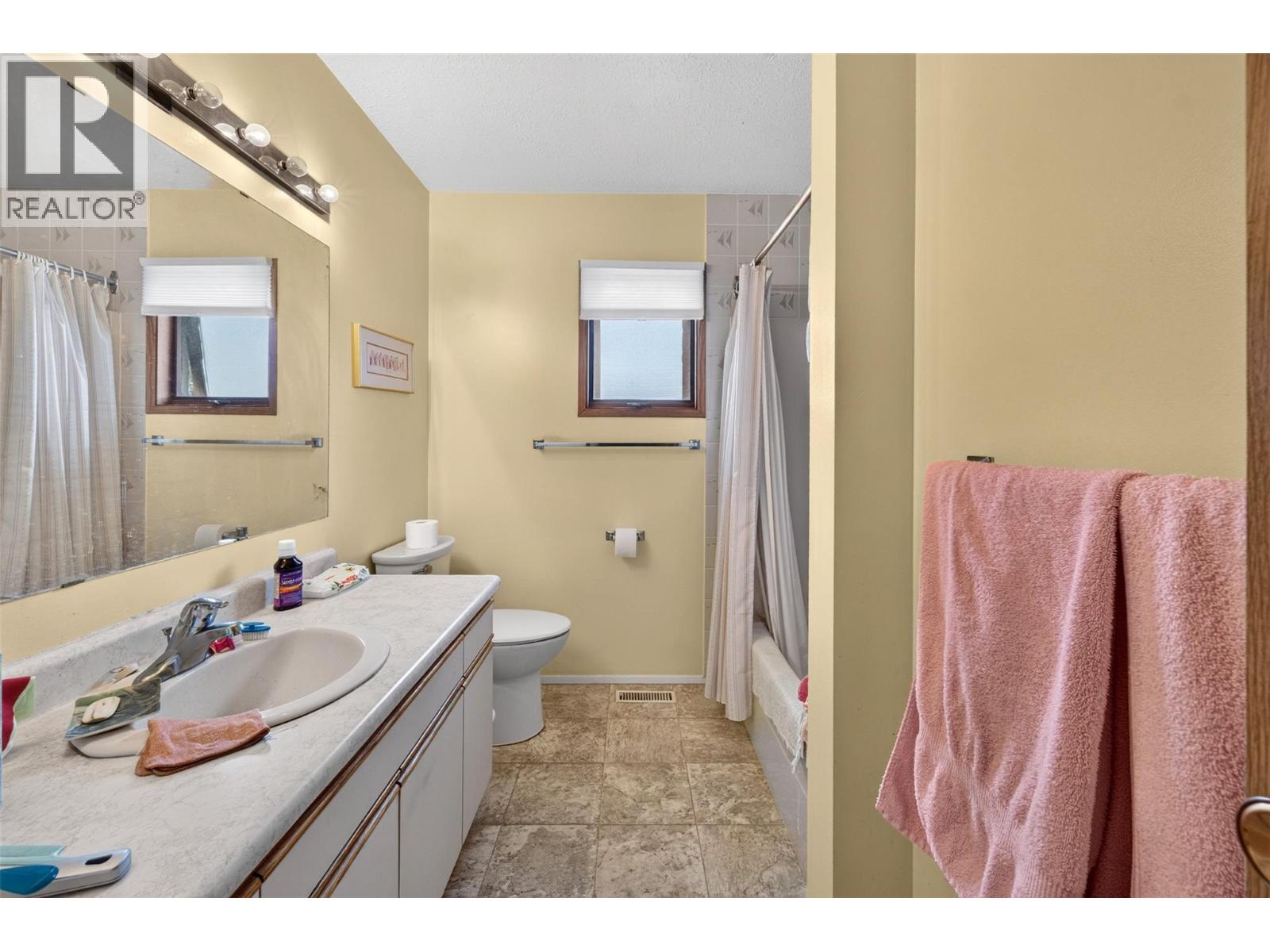341 2 Street SE - 20