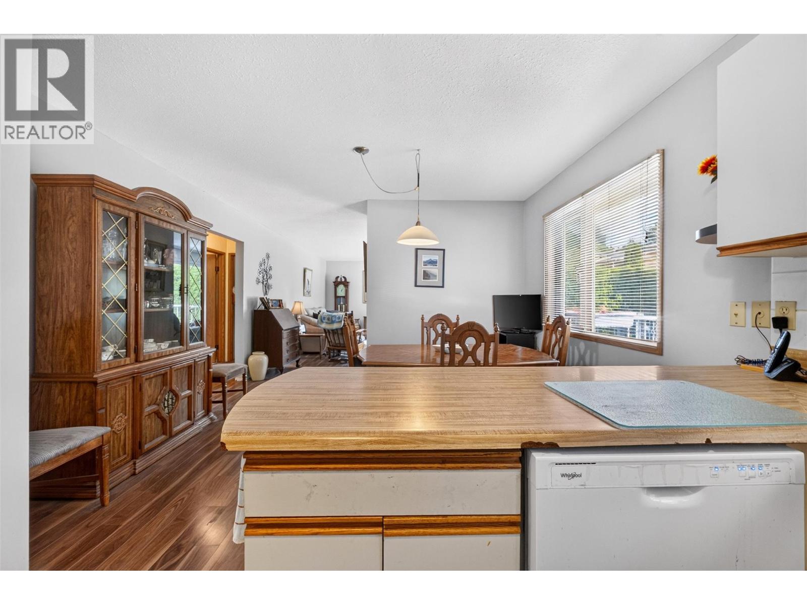 341 2 Street SE - 16