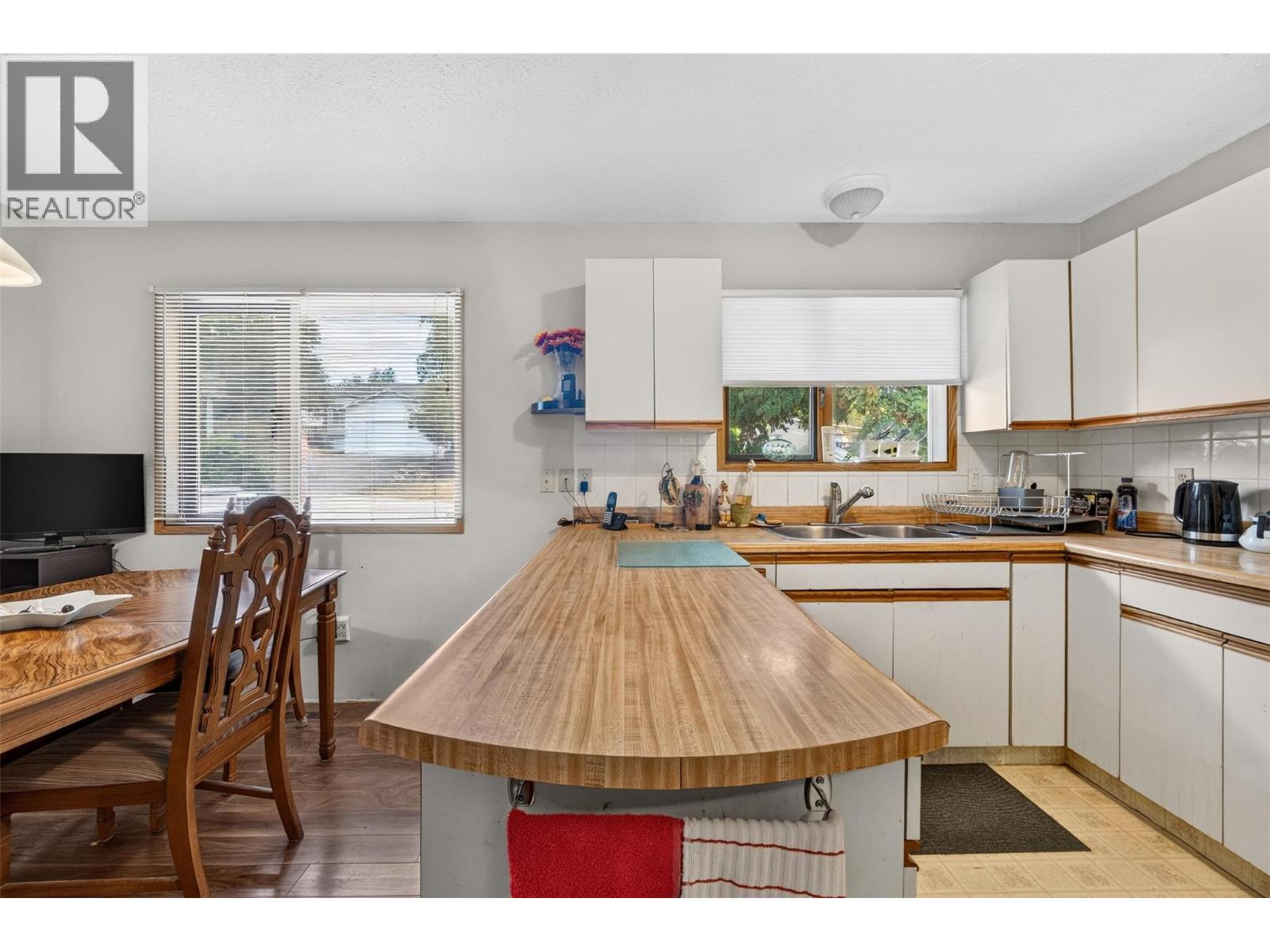 341 2 Street SE - 15