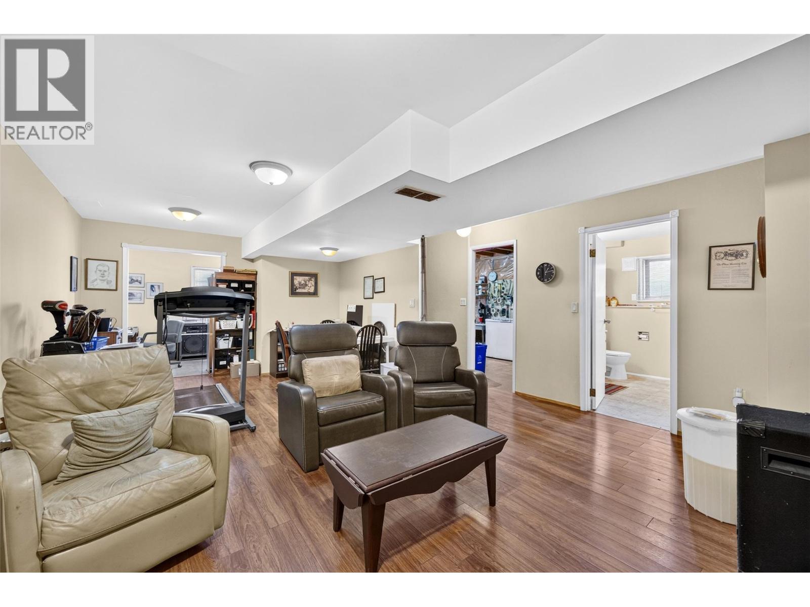 341 2 Street SE - 26