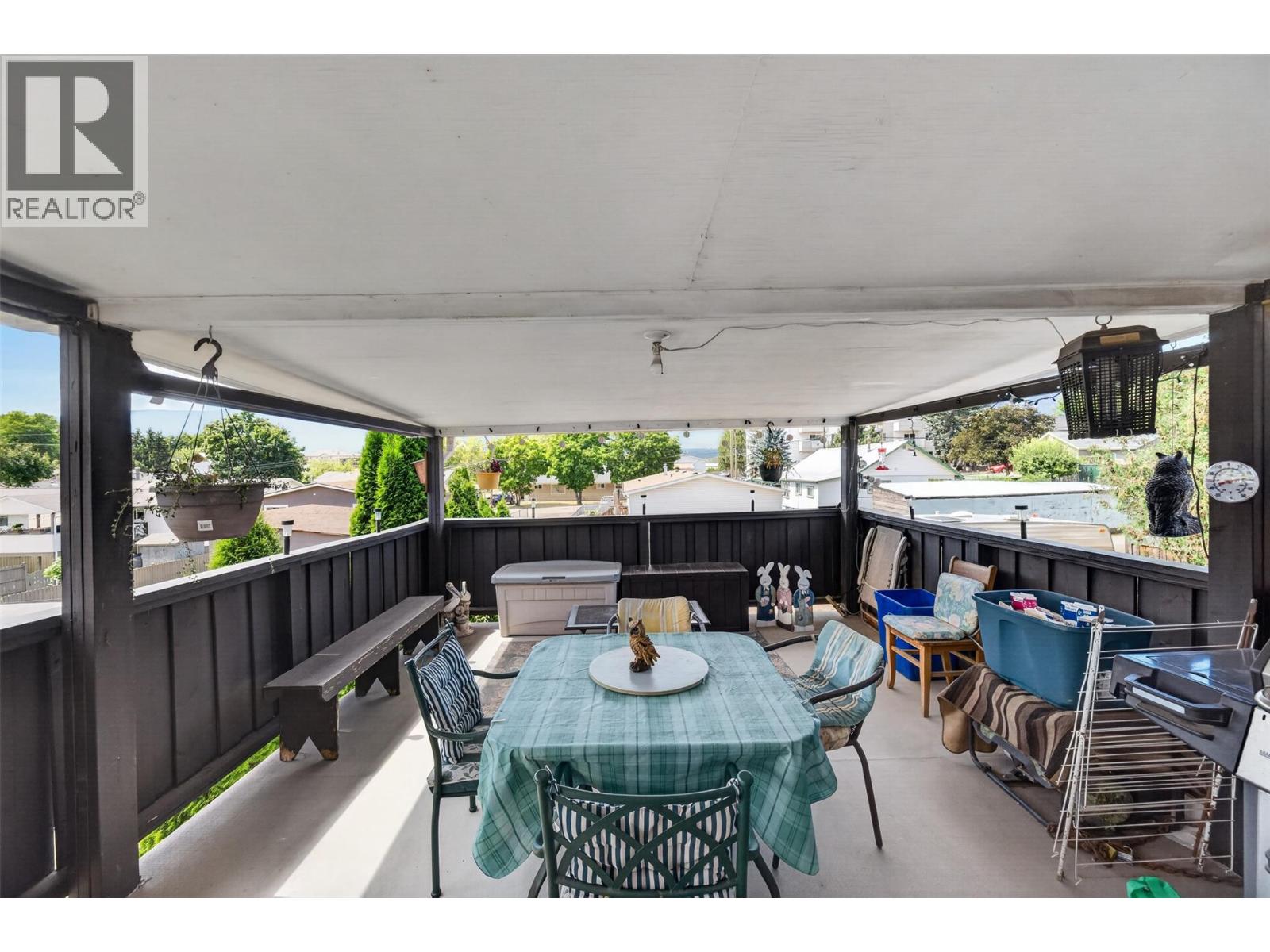 341 2 Street SE - 35