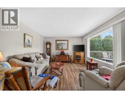 Full bathroom - 341 2 Street Se, Salmon Arm, BC V1E4H3 Photo 7