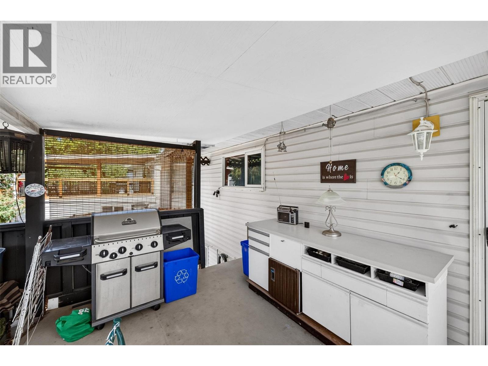 341 2 Street SE - 38
