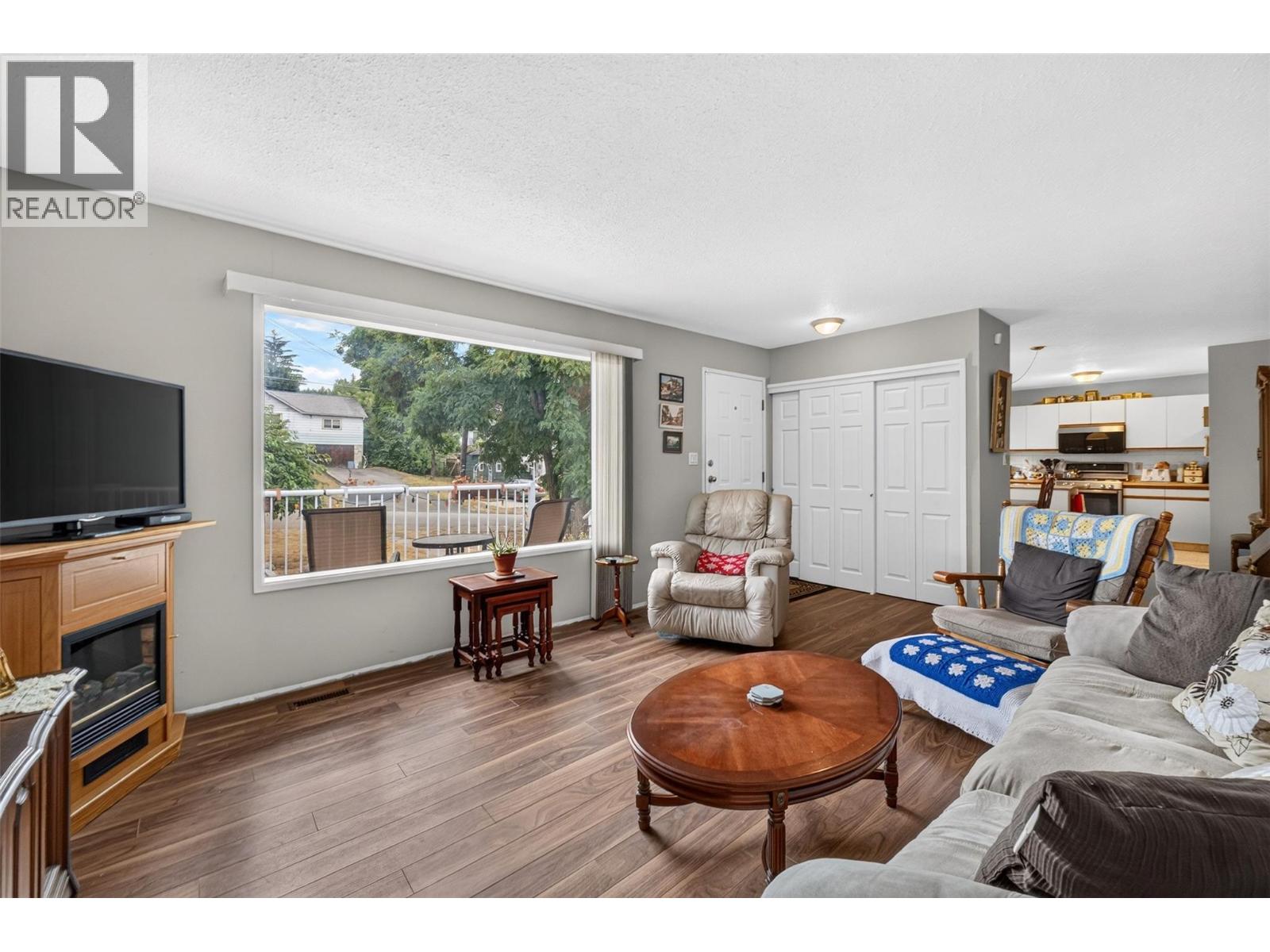 341 2 Street SE - 3