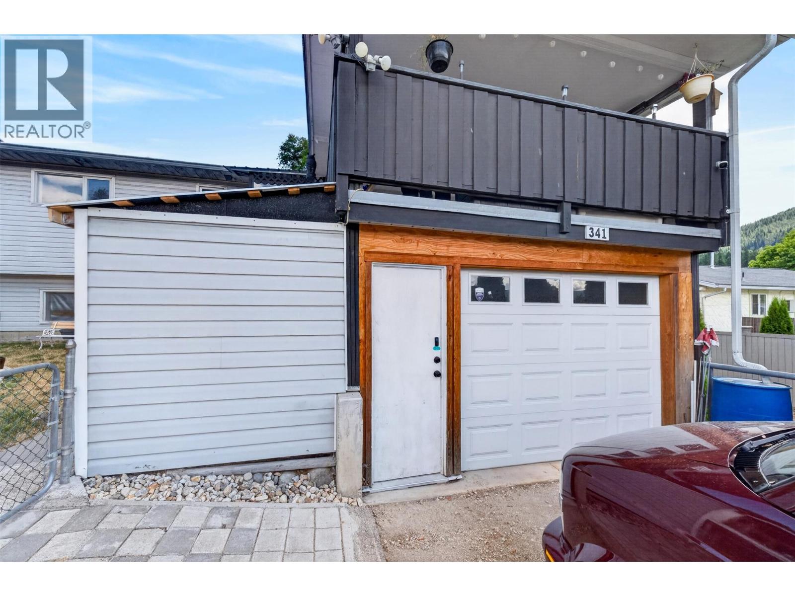 341 2 Street SE - 50