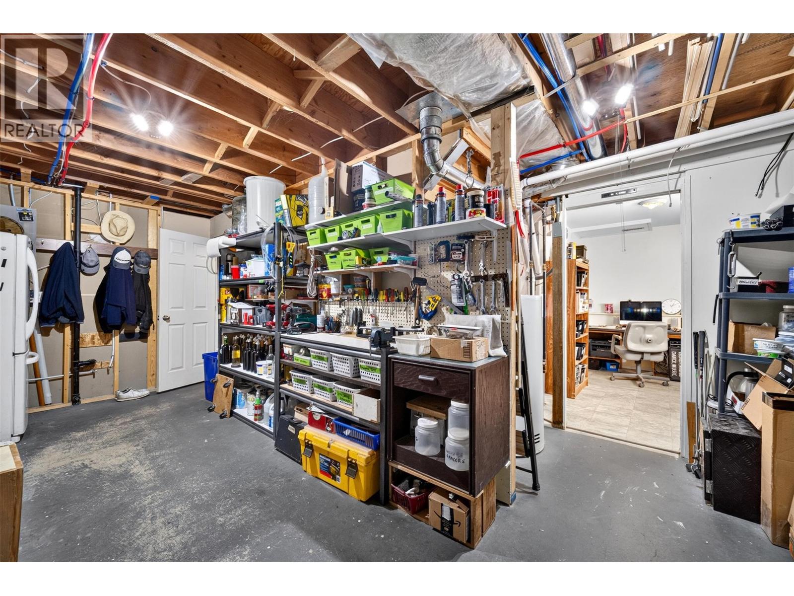 341 2 Street SE - 32