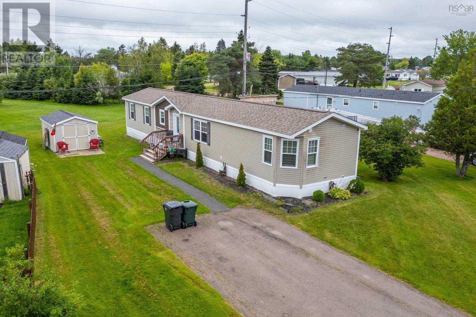8 Lorne Crescent