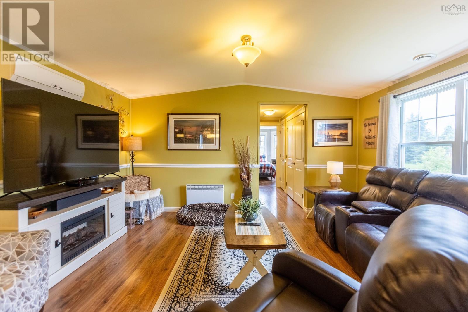 8 Lorne Crescent - 10