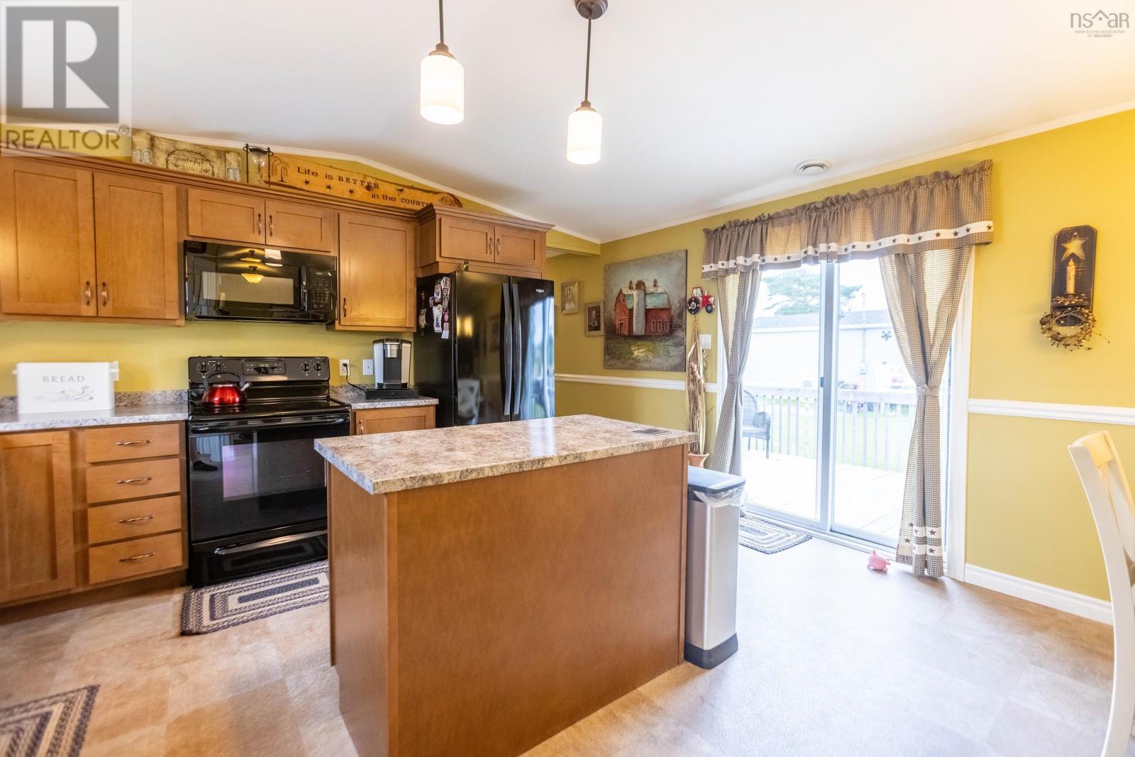 8 Lorne Crescent - 24