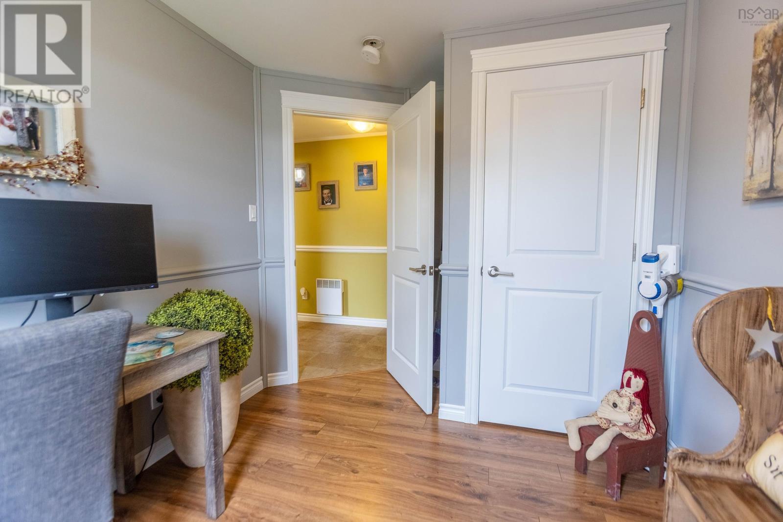 8 Lorne Crescent - 29