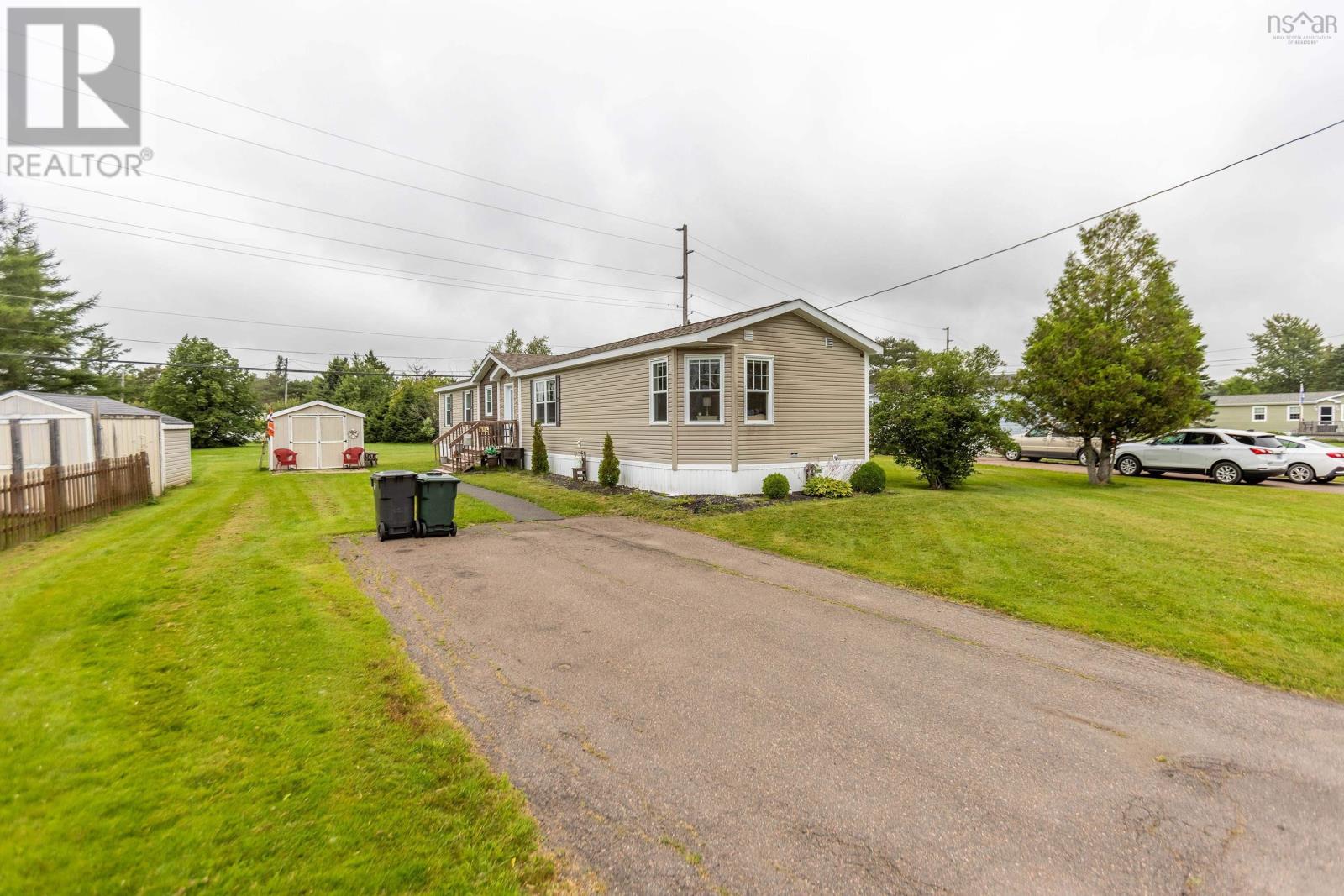 8 Lorne Crescent - 33