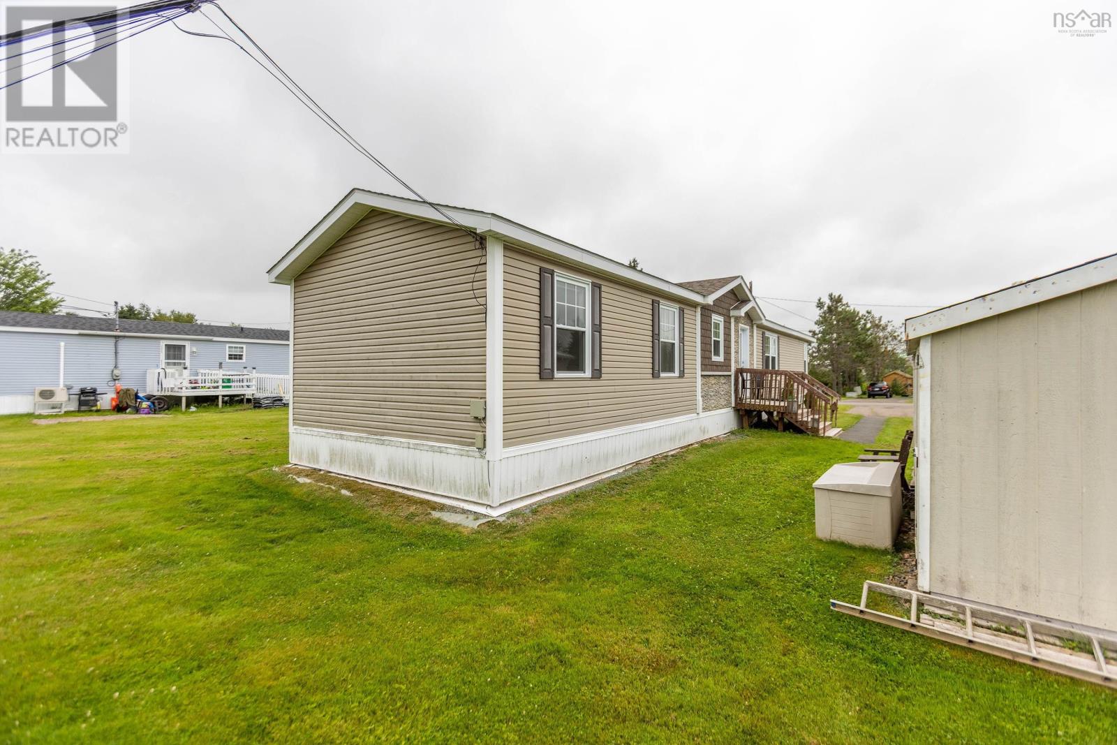 8 Lorne Crescent - 34