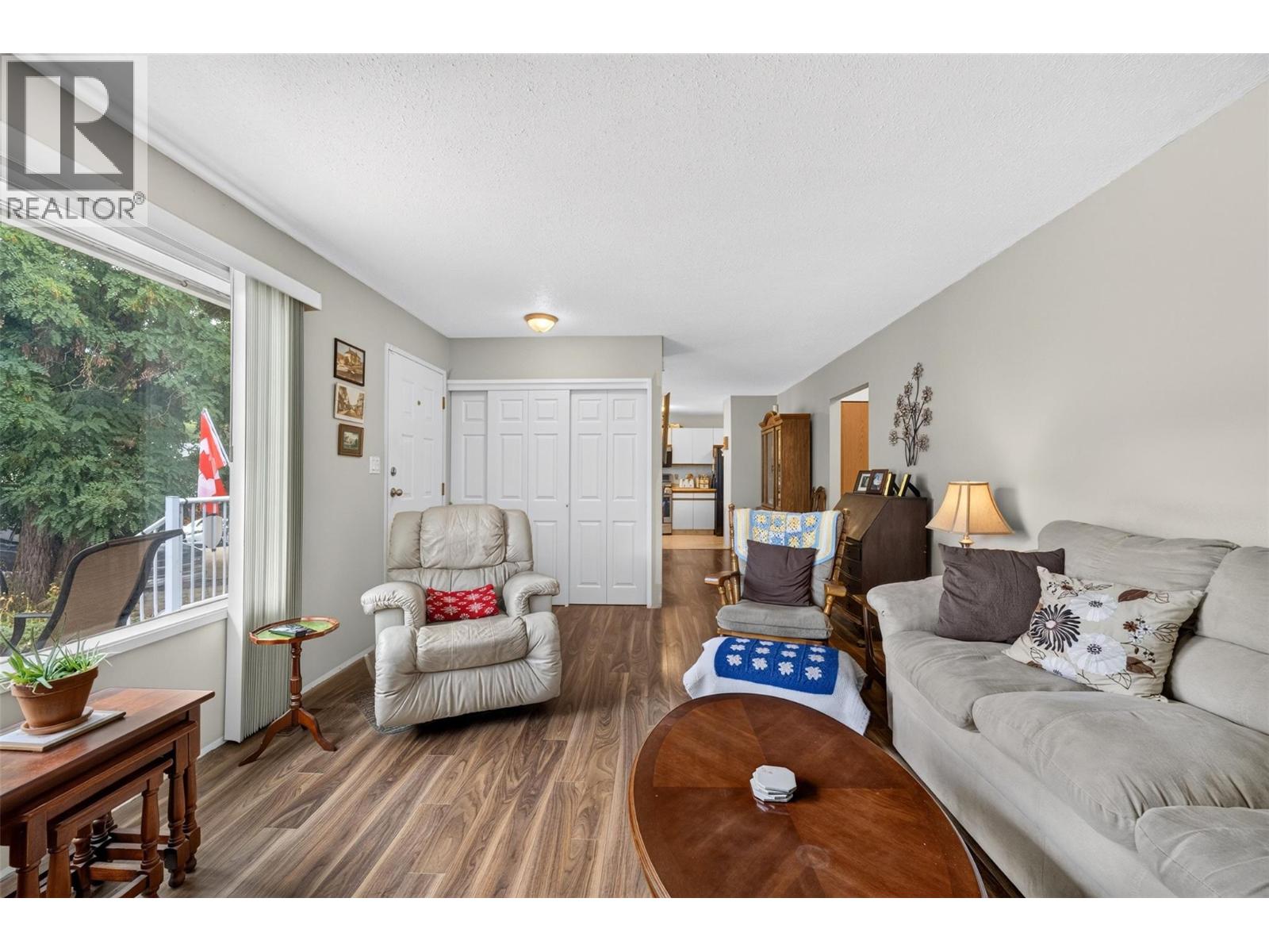 341 2 Street SE - 4