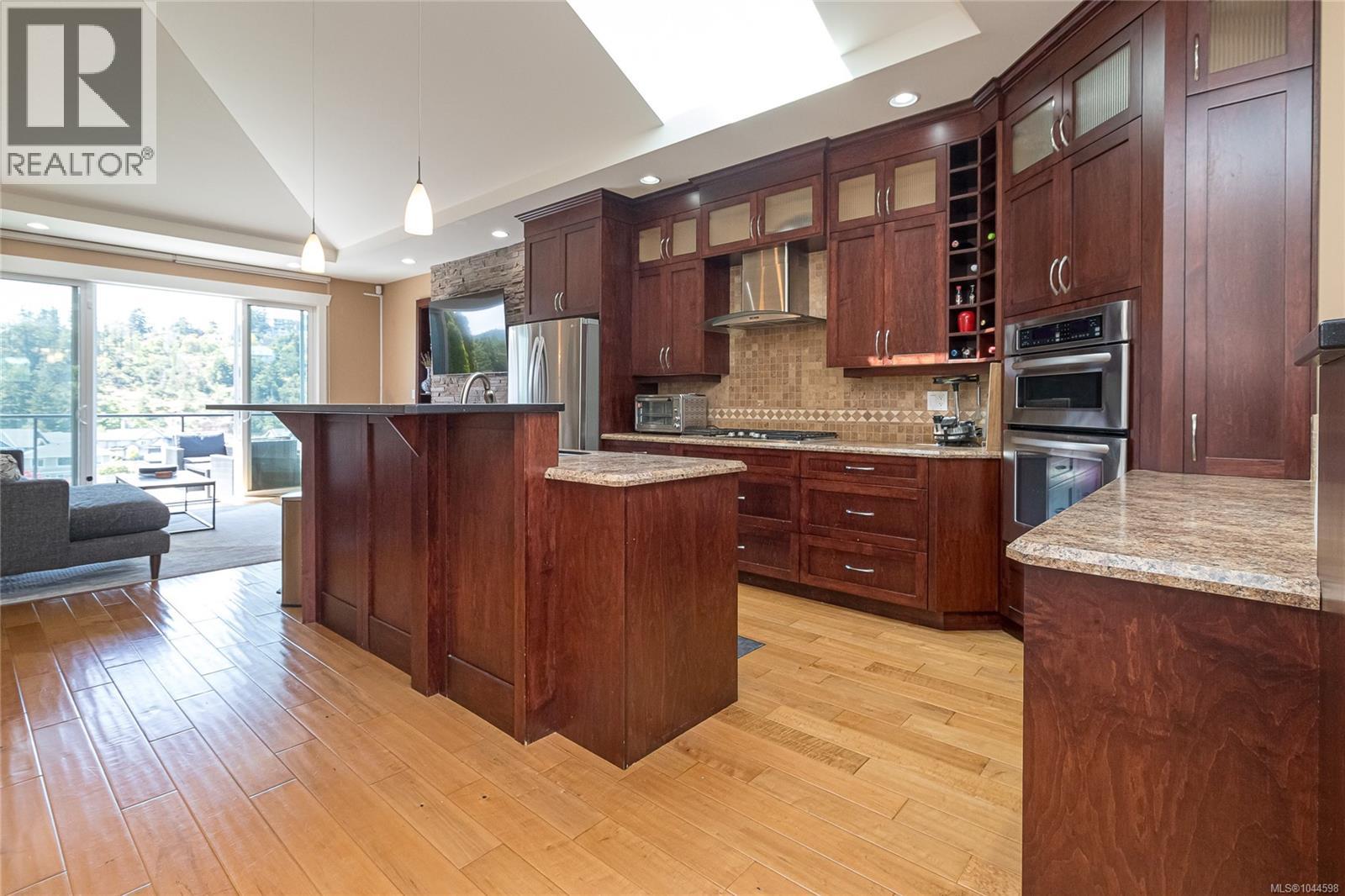 3438 Mary Anne Cres - 10