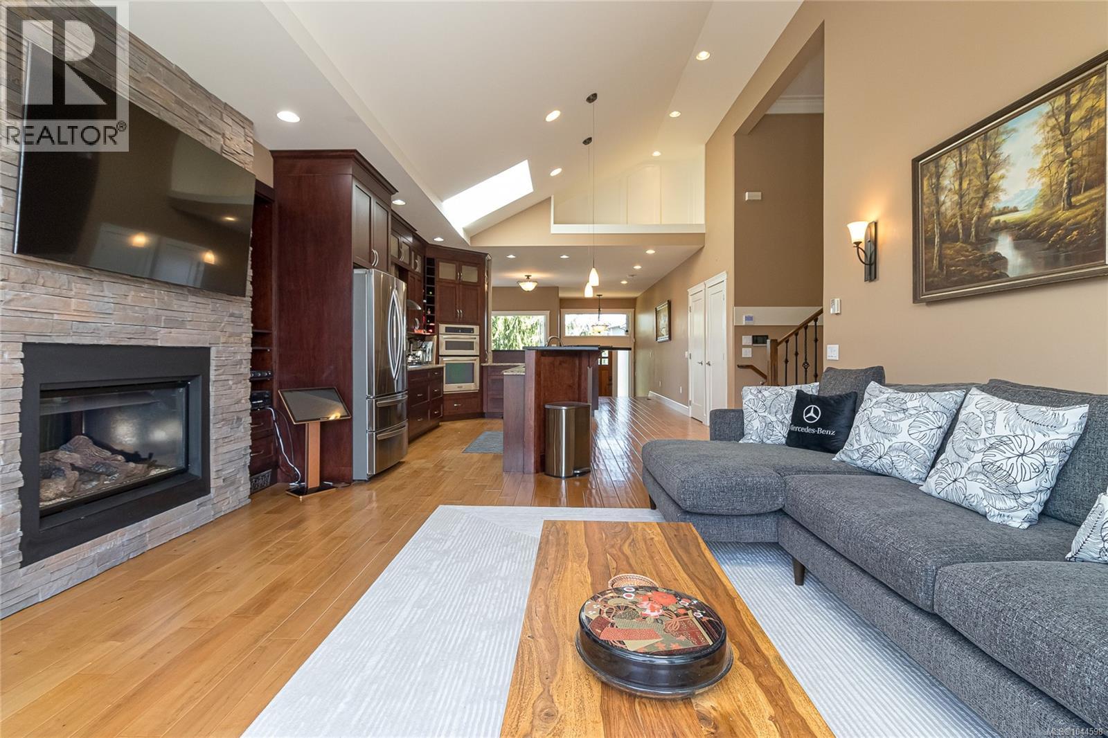 3438 Mary Anne Cres - 11