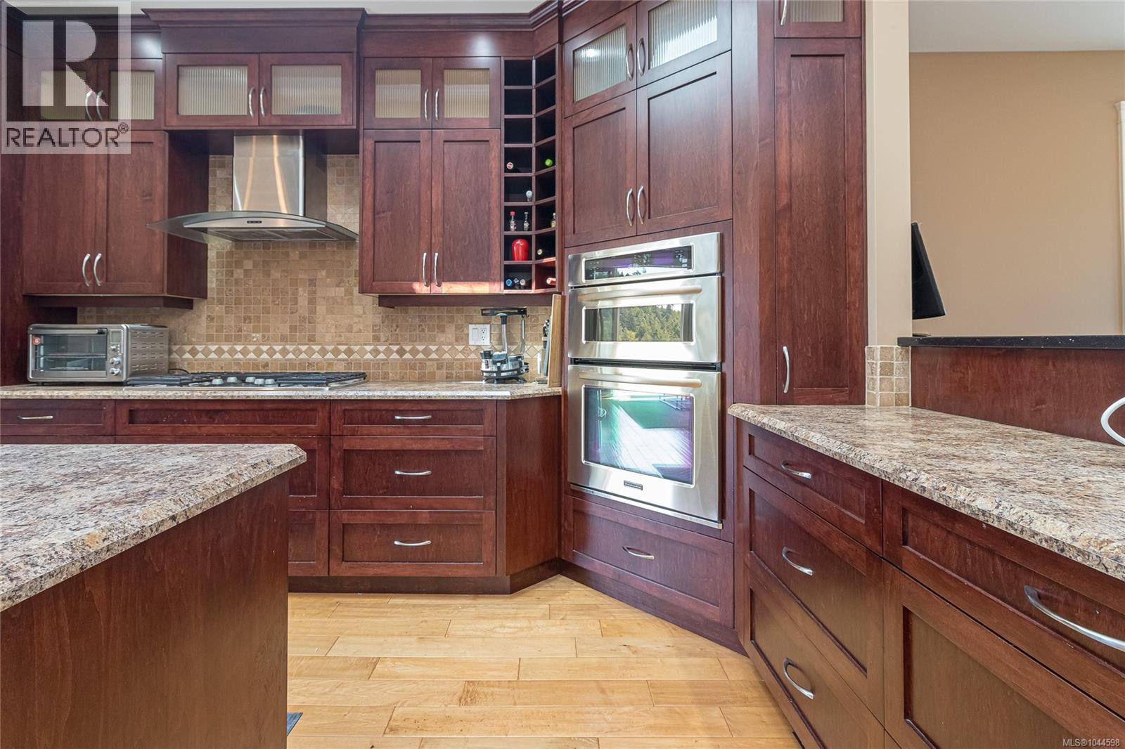 3438 Mary Anne Cres - 13