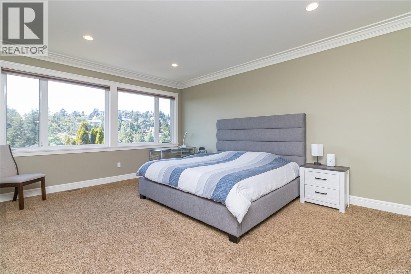 3438 Mary Anne Cres - 16