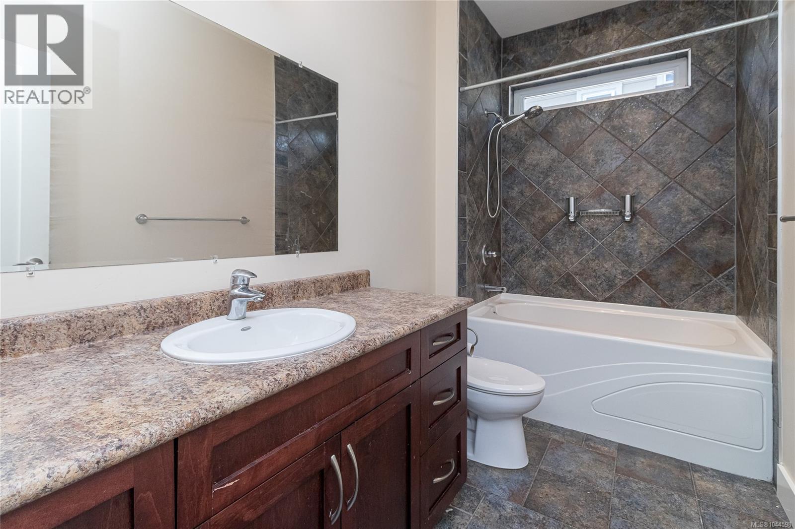 3438 Mary Anne Cres - 25