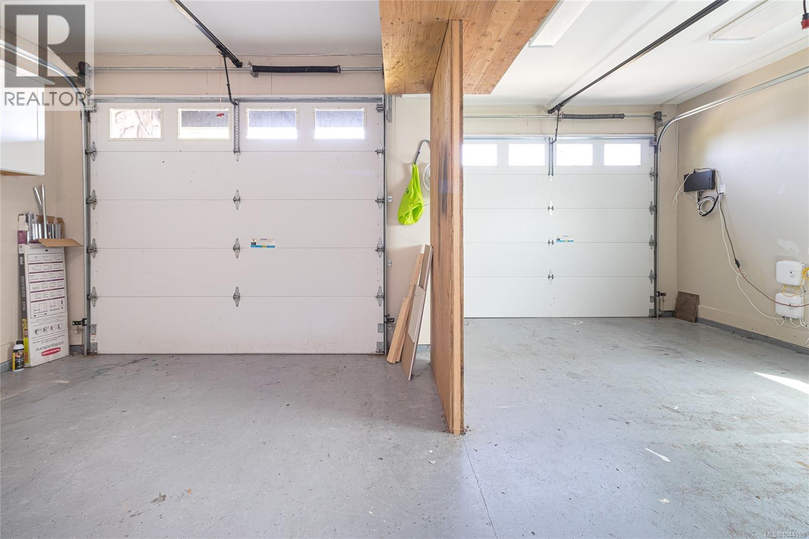 3438 Mary Anne Cres - 29