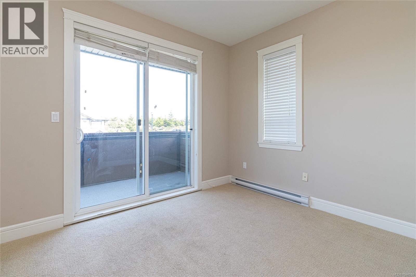 3438 Mary Anne Cres - 32
